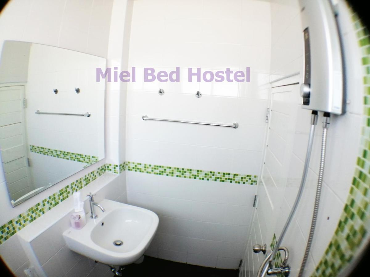 Miel Bed Hostel & Gallery Чіангмай Екстер'єр фото