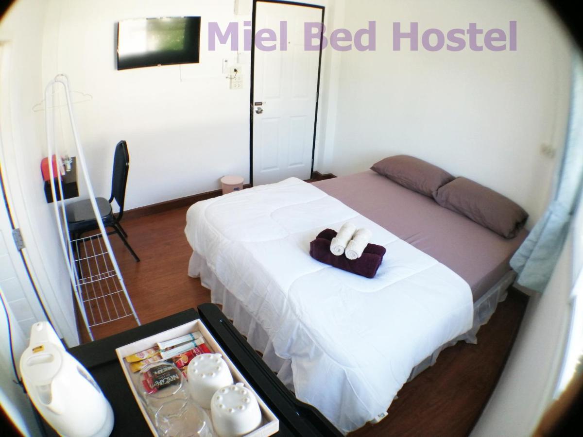 Miel Bed Hostel & Gallery Чіангмай Екстер'єр фото