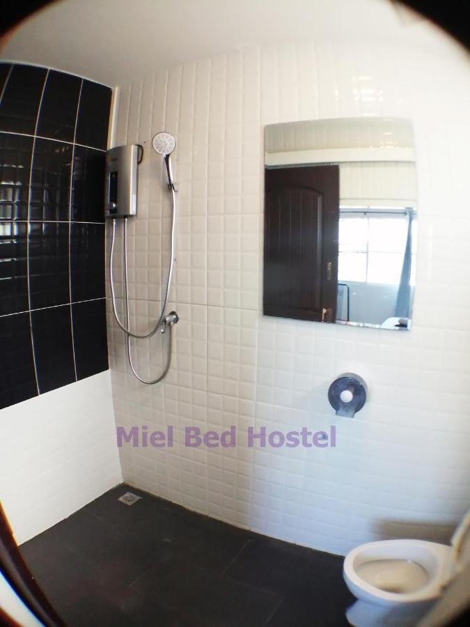 Miel Bed Hostel & Gallery Чіангмай Екстер'єр фото